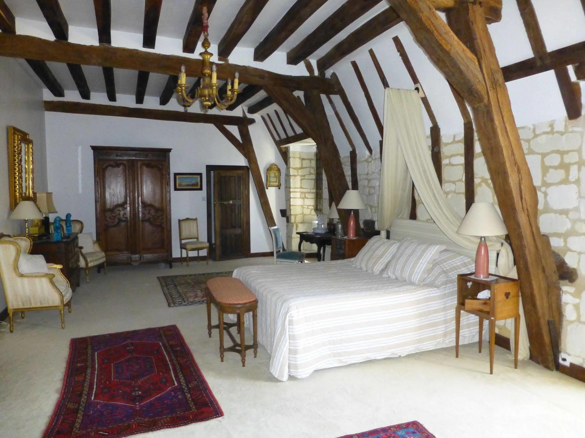 Le Clos Chavigny Bed & Breakfast Lerne