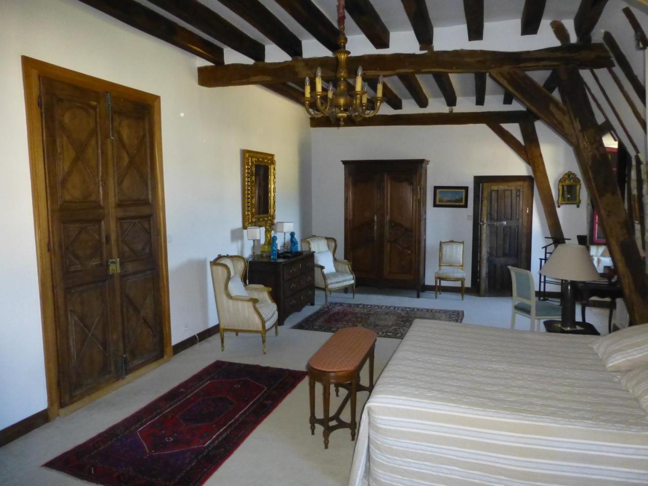 Le Clos Chavigny Bed & Breakfast Lerne